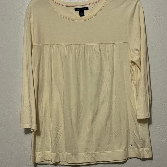 🌟🌟Tommy Hilfiger Cream Blouse - Picture 2 of 5